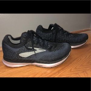 Brooks Tennis Shoes Athletic Sneakers